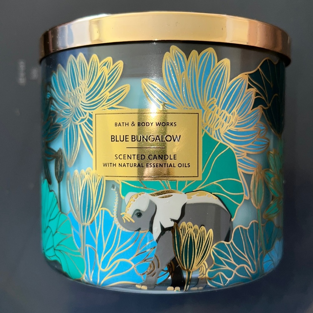 Blue bungalow candle With Cardboard Box